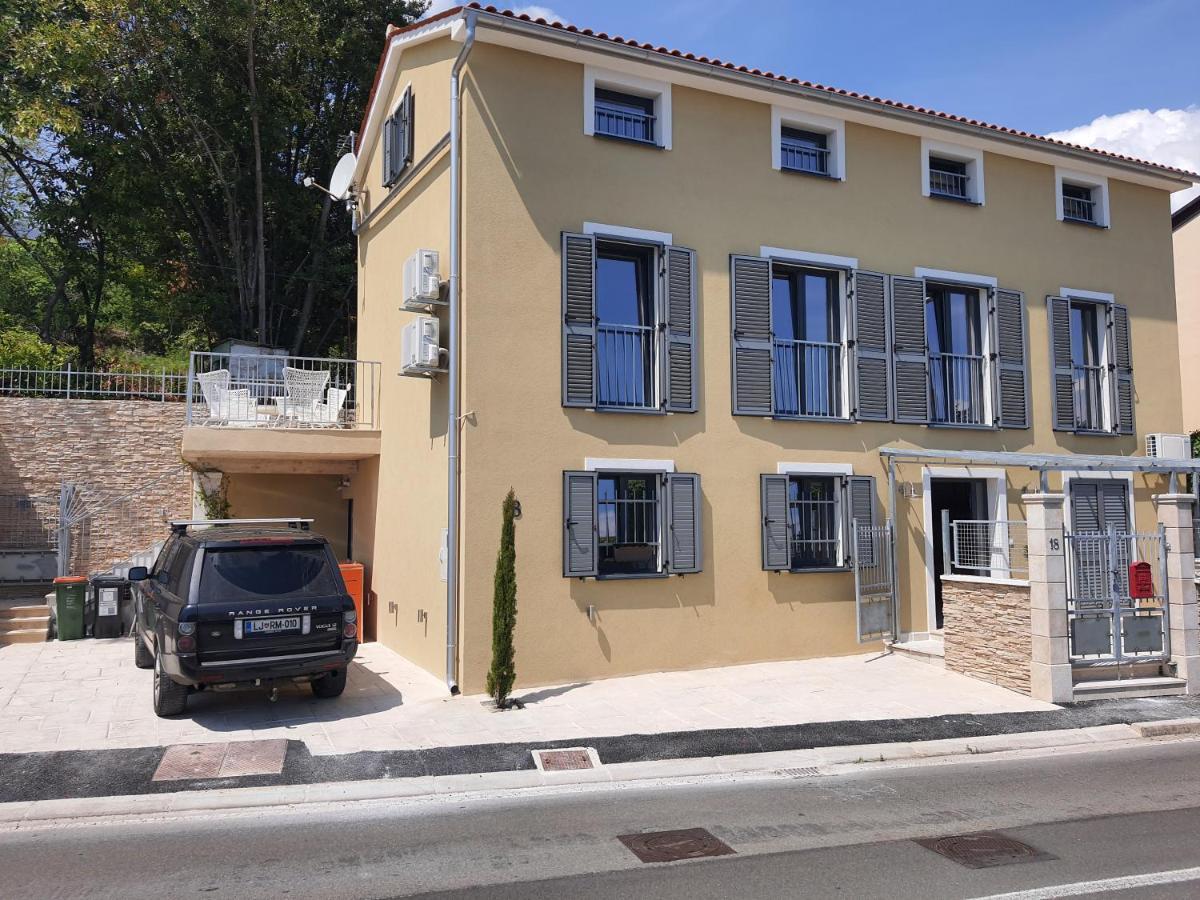 Apartments Krista Medveja Ngoại thất bức ảnh
