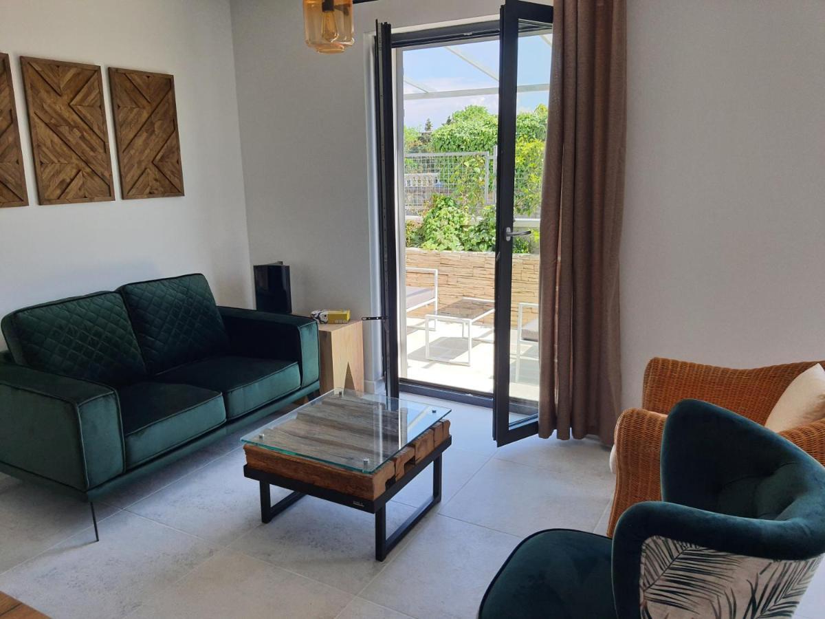 Apartments Krista Medveja Ngoại thất bức ảnh